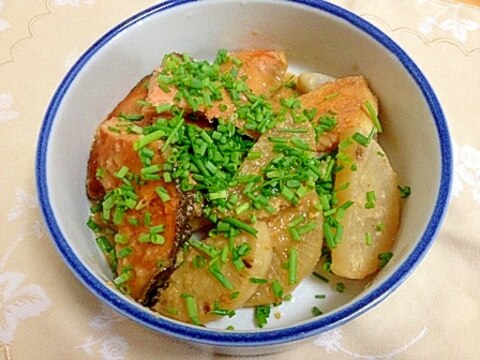 フライパンで簡単・鮭と大根の味噌煮